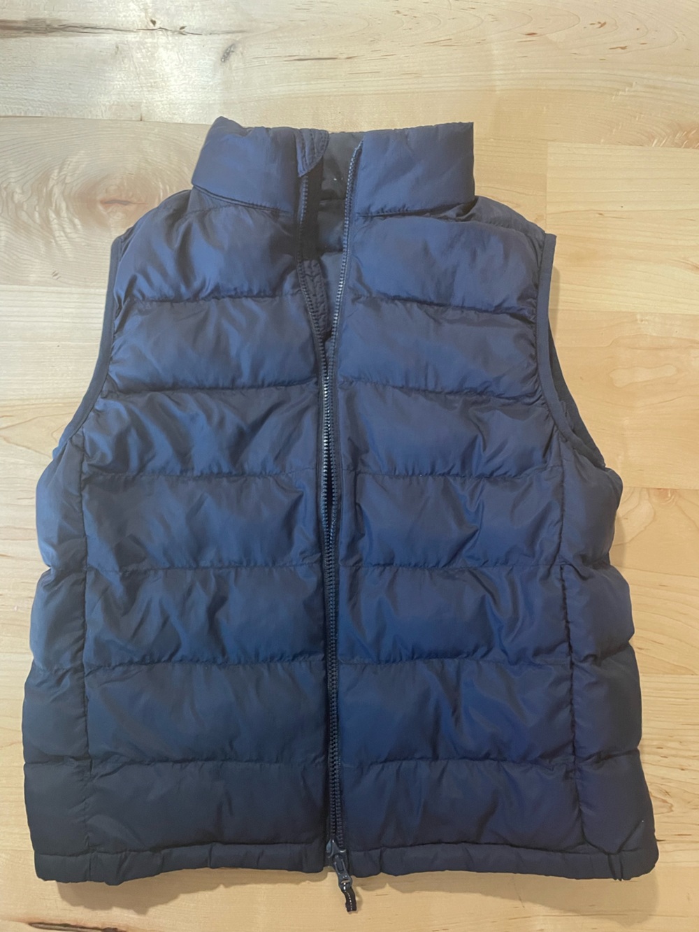 Uniqlo Kids Navy Quilted Puffer Vest Size 9–10 (140) Lightweight